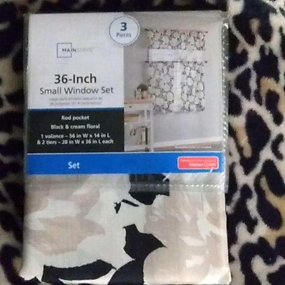 Curtains - Picture 1 of 3